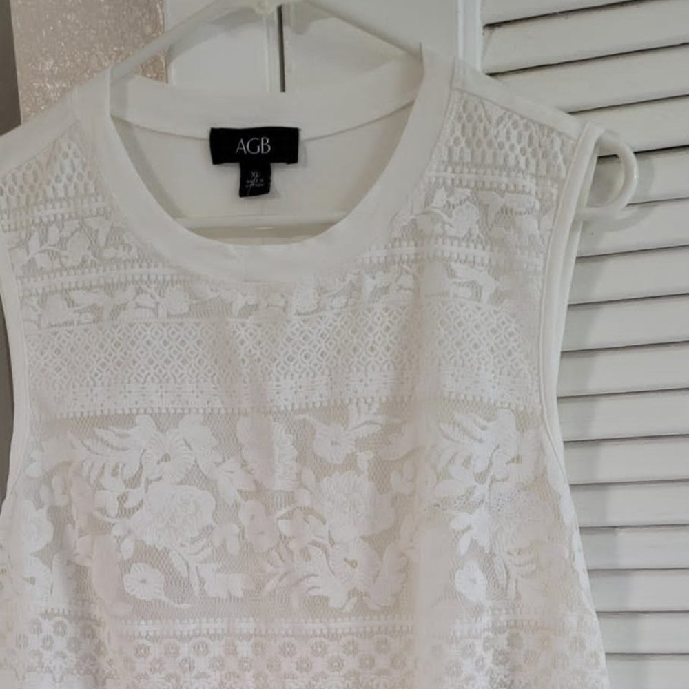AGB short sleeve laced blouse
